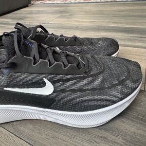 Nike zoom fly 4 men’s Running shoes size 11.5